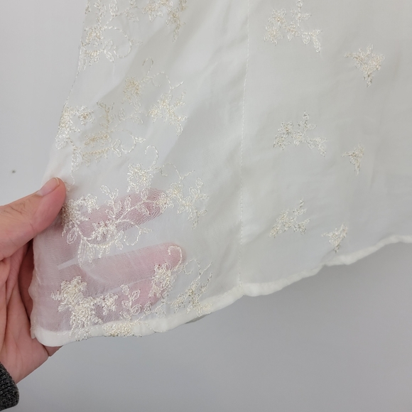 MAURICES | Creamy White Embroidered Blouse Size Small - Picture 3 of 7
